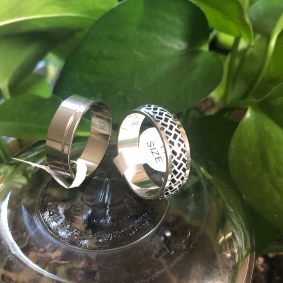 Silver Patterned Rings Set 2 pieces Size 11 New - Picture 6 of 6